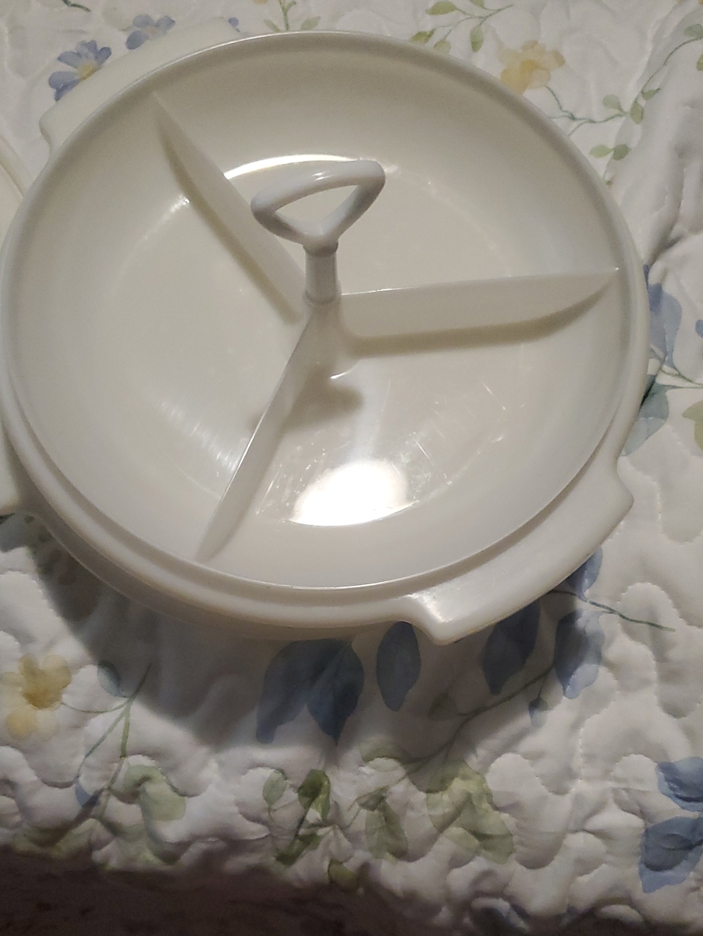 Tupperware Round 3-Section White Serving Tray with Center Handle